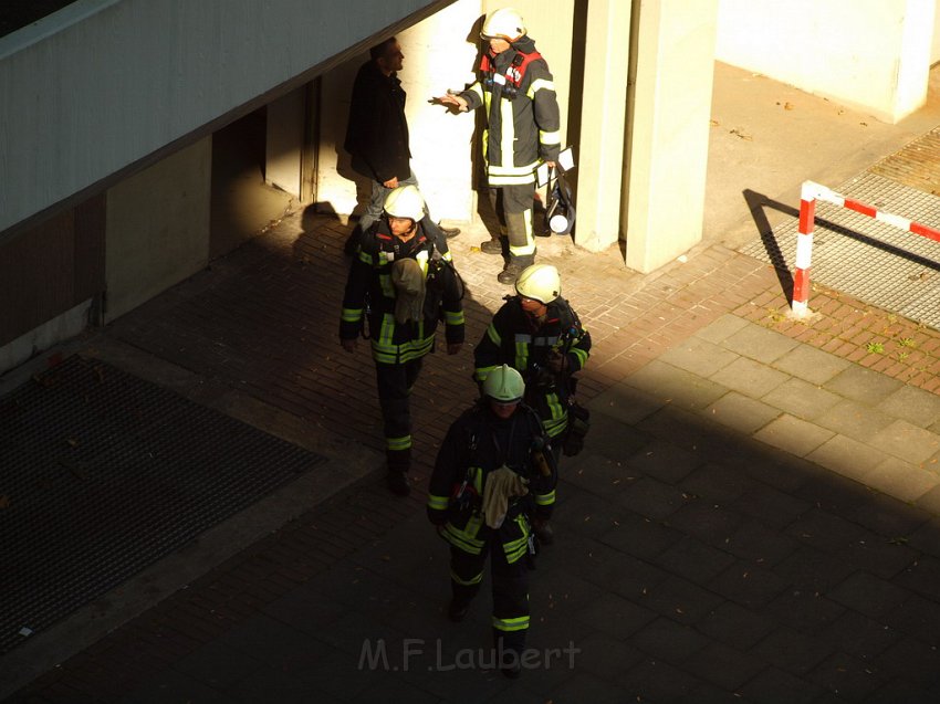 Feuer 3 Koeln Chorweiler Liverpoolerplatz P087.JPG